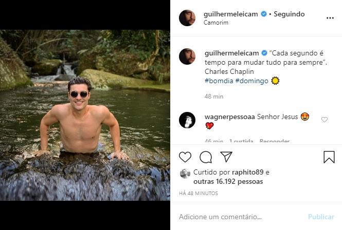 Guilherme Leicam posa sem camisa e arranca elogios na web