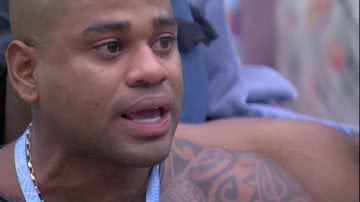 Cezar Black cai no choro ao conversar com Domitila - Reprodução/Globo