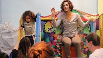 ...a atriz leva a única filha da união deles, Antônia, para brincar em espaço de recreação de um shopping carioca. - ALEXANDRE NOLASCO