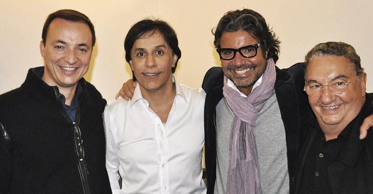 Em SP, Tom Cavalcante encerra temporada de show e recebe Paulo Bonfá,  João Kleber e Caçulinha.