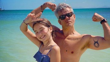 Otaviano Costa posa com a filha durante banho de cachoeira - Reprodução/Instagram