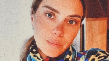 Aos 42 anos, Carolina Dieckmann rouba a cena ao posar sem maquiagem - Foto/Instagram