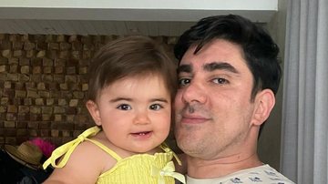 Marcelo Adnet encanta ao postar flagras fofos da filha - Reprodução/Instagram